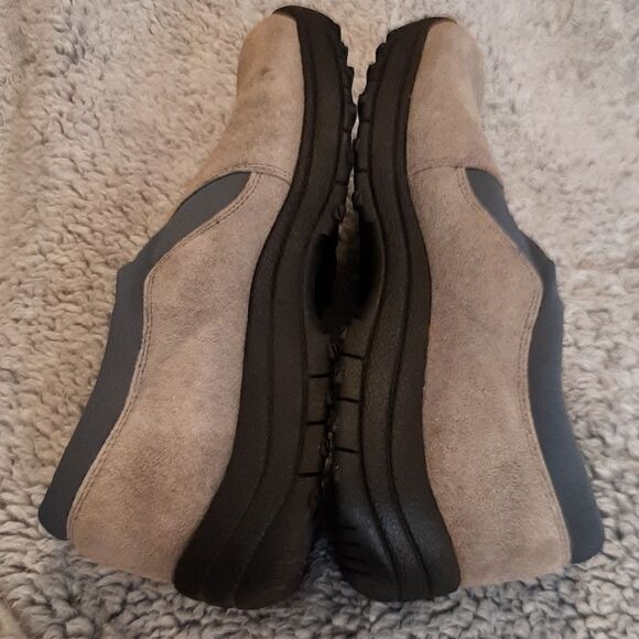 Easy Spirit Gray Loafers - Picture 10 of 11